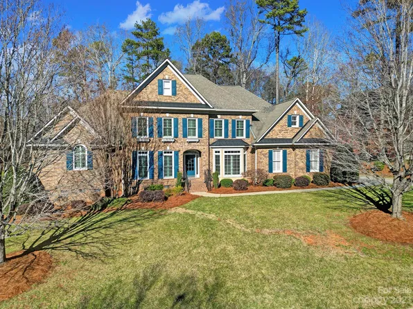 7107 Stonehaven Dr, Waxhaw, NC 28173