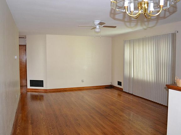 3rd image of 2601 Marr St NW