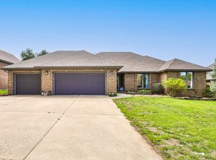 3454 W Beechwood St, Springfield, MO 65807