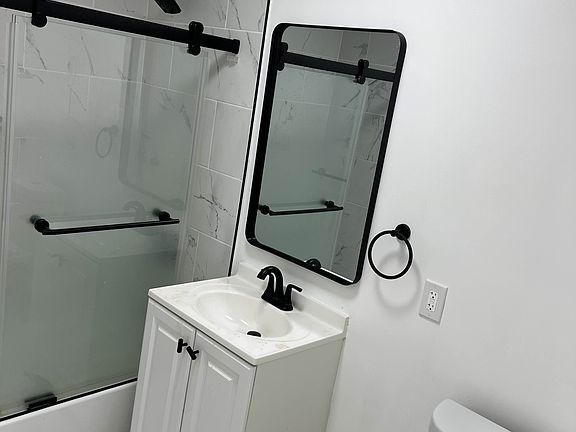 2nd image of 1108 Chestnut St APT 4