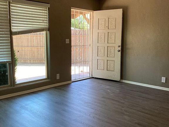 5th image of 550 W San Juan Ave