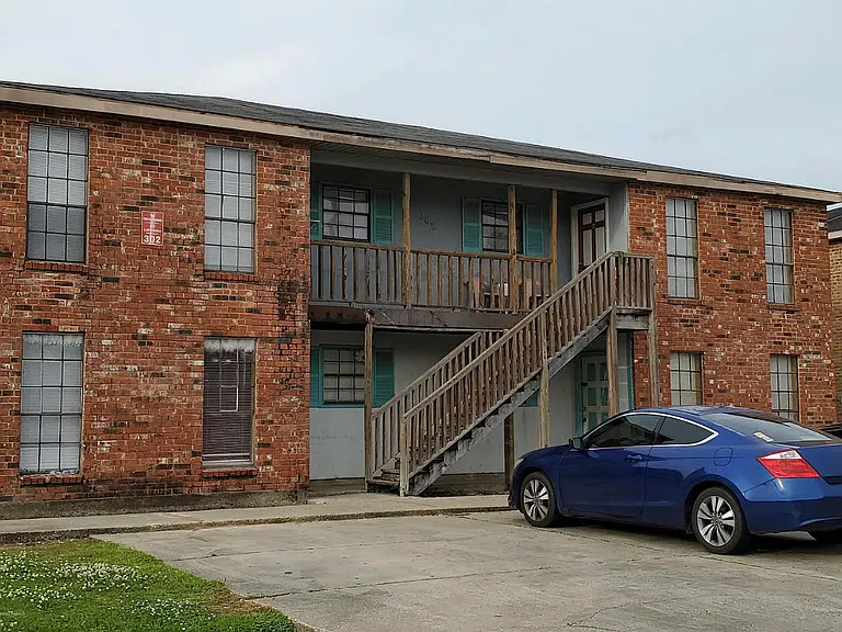 302 Sweetbriar St #B — Photo 1