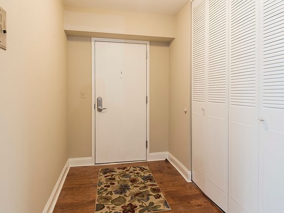 4th image of 40 E Cedar St APT 17C