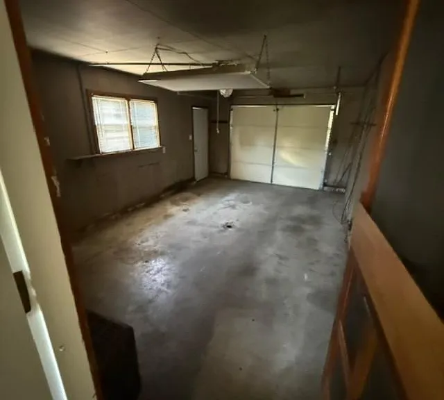 Spacious 1 car garage