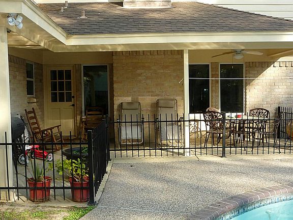 Covered Back Porch / Patio