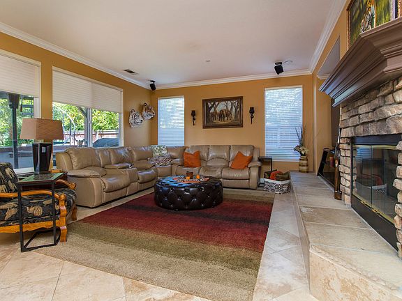 5th image of 16580 Aldama Ct
