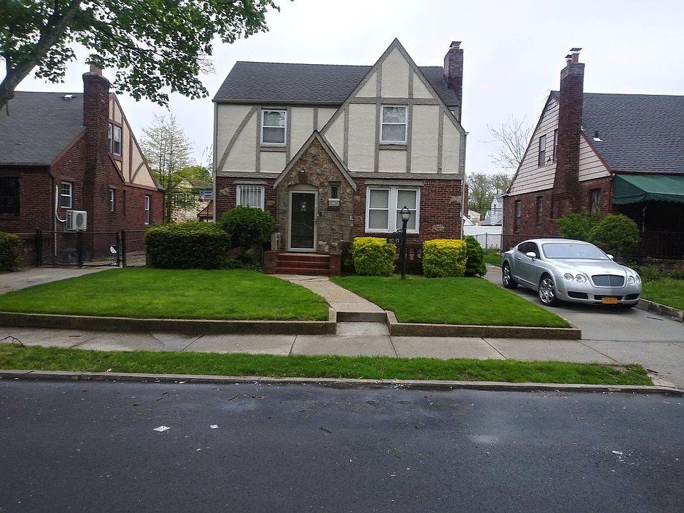 1st image of 11721 222nd St
