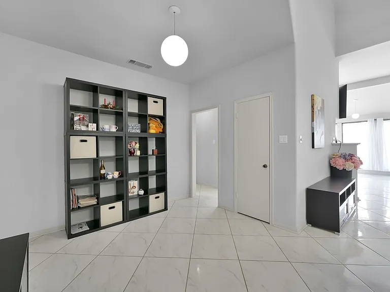 35 Lakeview Vlg — Photo 13