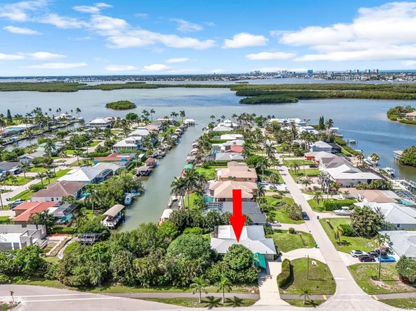 401 Panay Ave, Naples, FL 34113