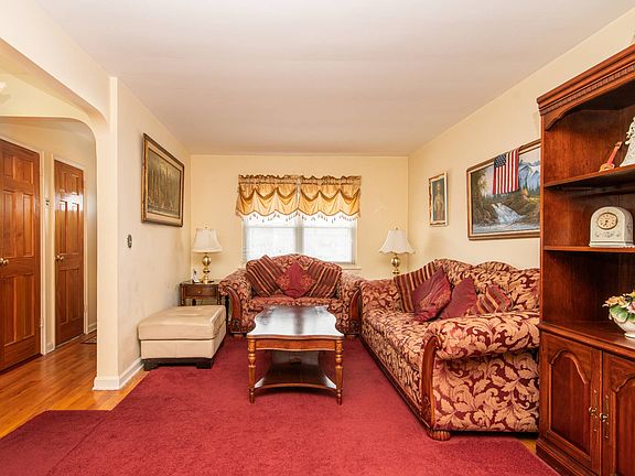 2nd image of 1139 Allerton Ave