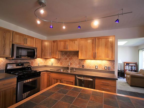 3rd image of 2209 Moulton Ave