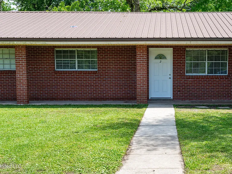 264 Alexander Rd — Photo 1