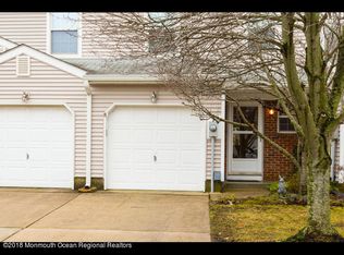 8 Redwood Dr, Eatontown, NJ 07724
