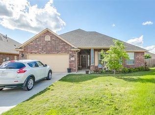 1004 Redwing Ct, Burleson, TX 76028