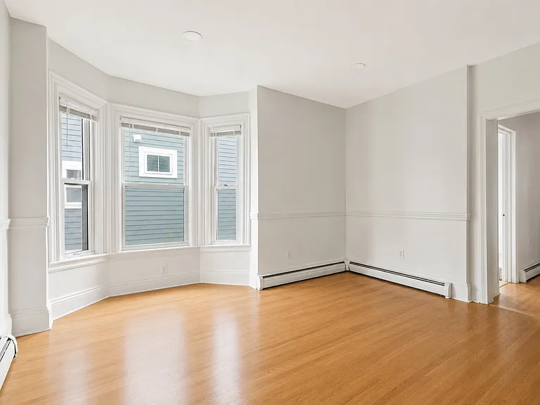 10 Ashland St #1 — Photo 5