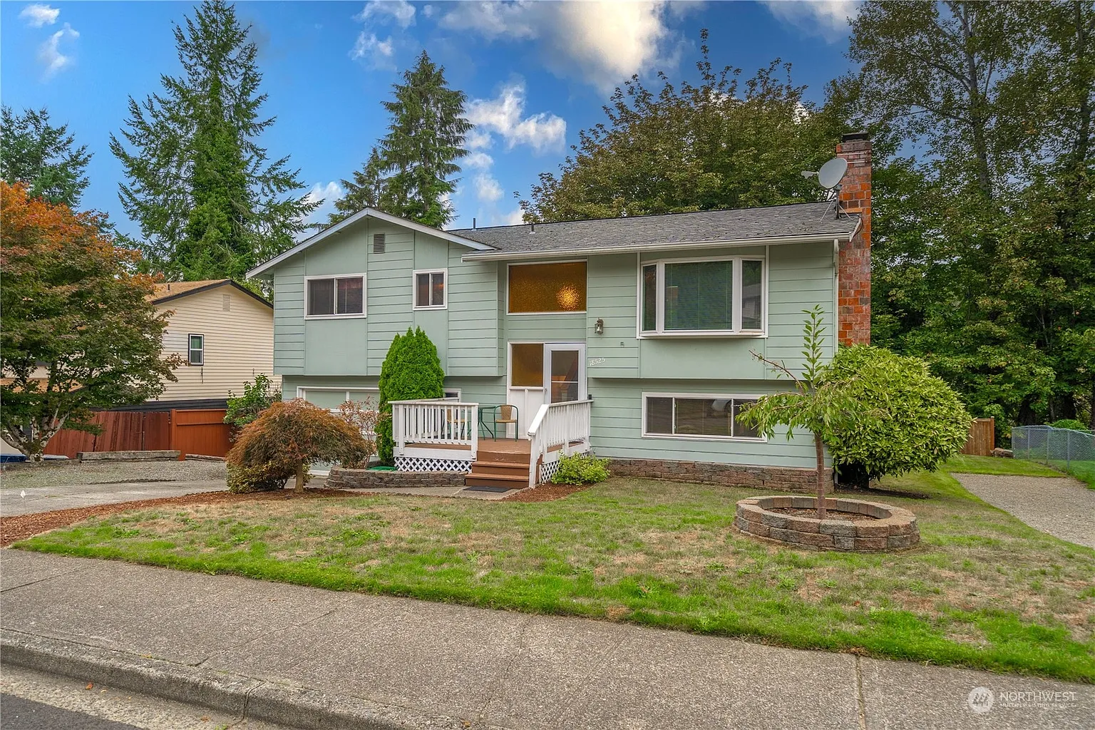 18525 126th Place SE photo 1