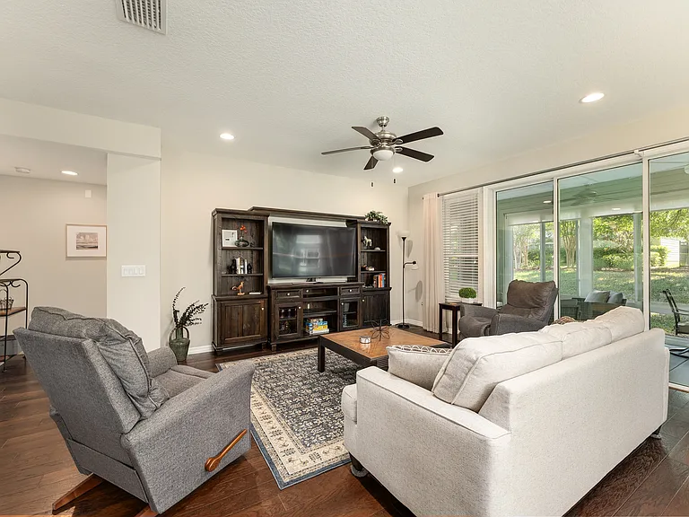 3441 NW 56th Ave — Photo 17