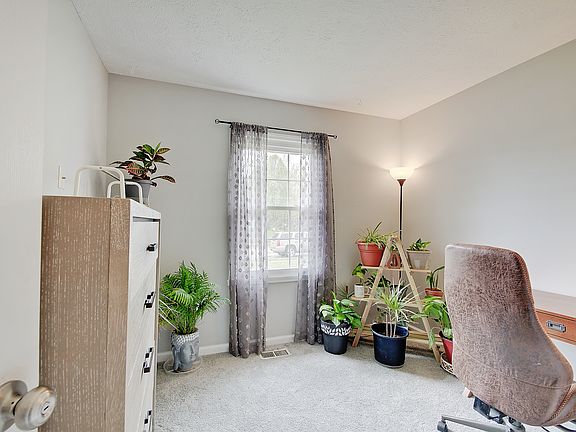 4th image of 5706 Knoxville Dr