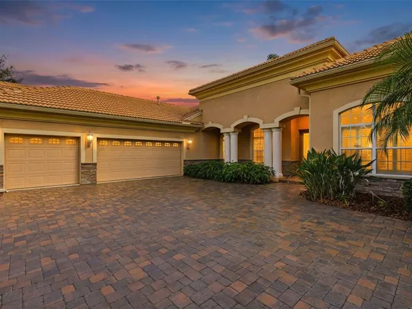 8453 Dunham Station Dr, Tampa, FL 33647