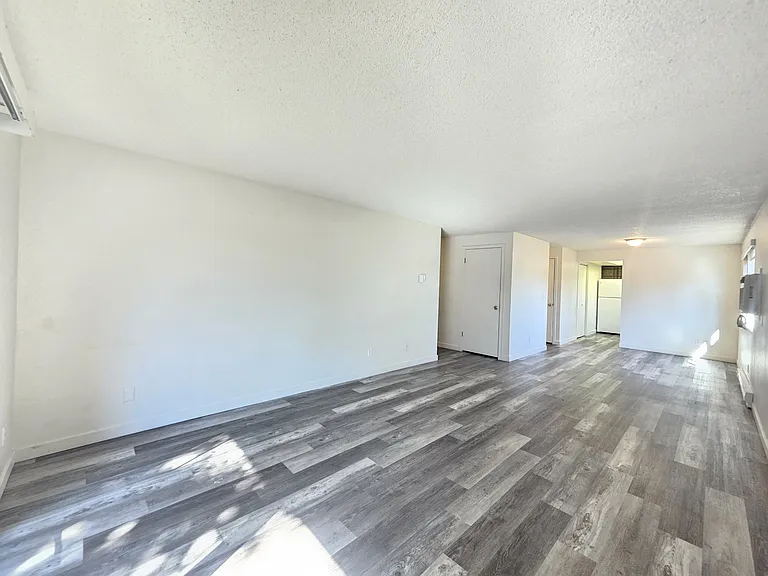Pinewood Terrace — Photo 10