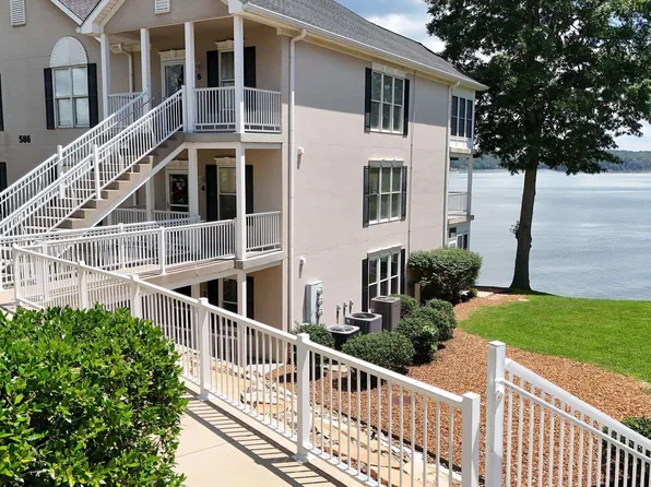 586 Moon Bay Dr #2, Kuttawa, KY 42055