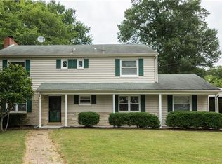 1005 Forest View Dr, Colonial Heights, VA 23834