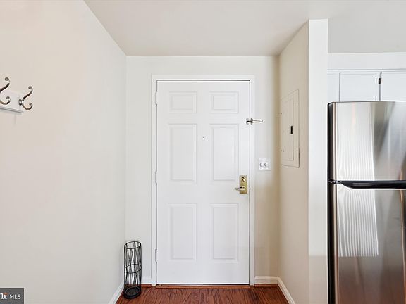 3rd image of 24 Courthouse Sq APT 906