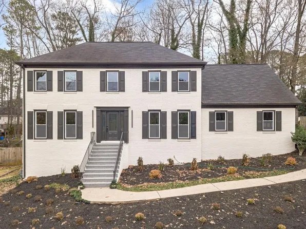 380 Cardigan Cir SW, Lilburn, GA 30047