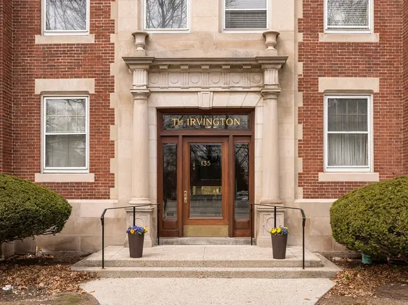 135 Pleasant St APT 24, Arlington, MA 02476