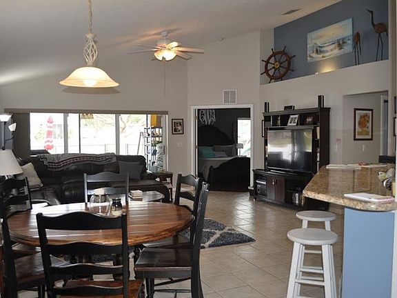 4th image of 10835 Newbridge Dr