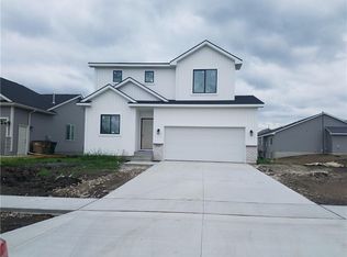 306 7th St NE, Bondurant, IA 50035