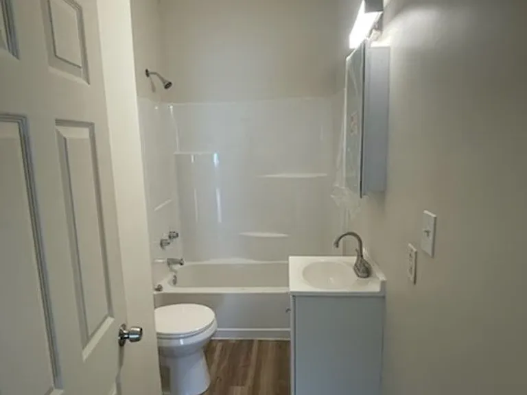 2333 Washington St W — Photo 10