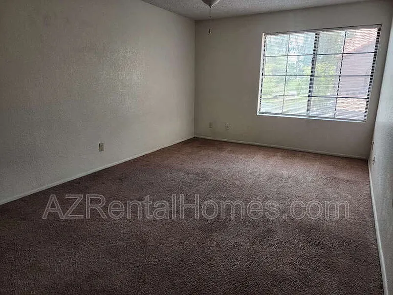 609 E Mesquite Cir #B106 — Photo 4