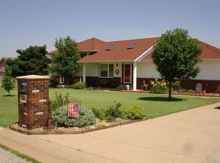1705 Edgewood Dr, Wellington, KS 67152