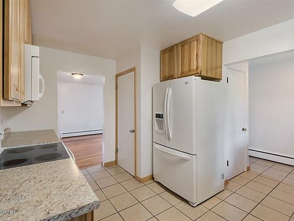 3rd image of 3561 E Y Ave