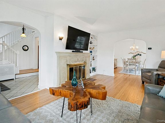 5th image of 22 Alden Avenue