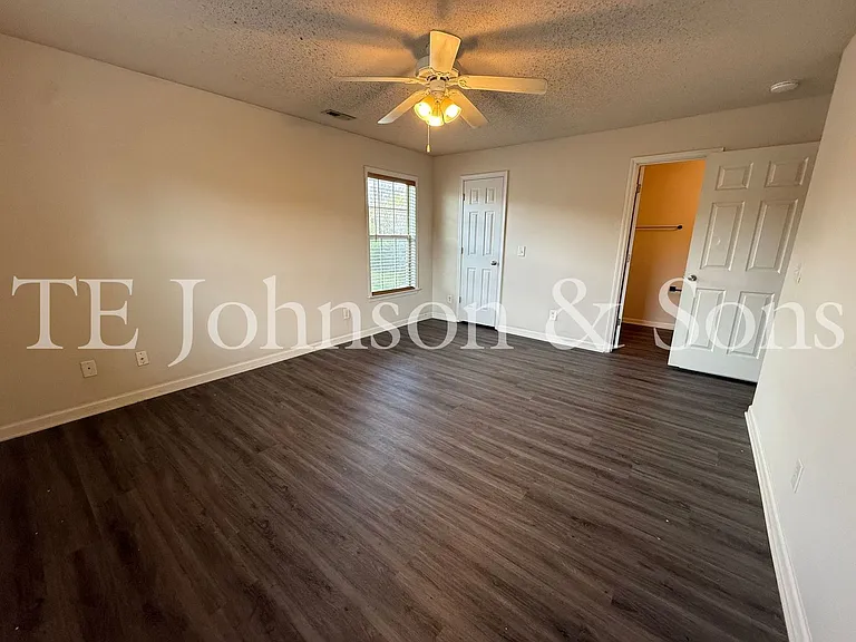 3761-301 Holmes Creek Pl — Photo 17