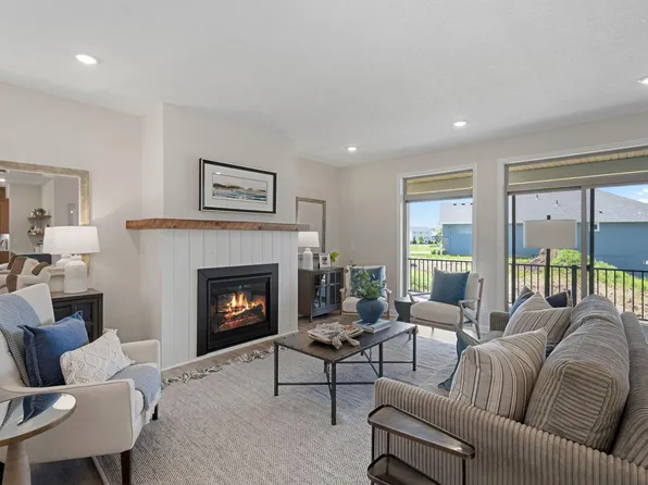 17755 Ellsworth Dr, Lakeville, MN 55044