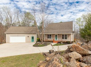 1890 Davis Cir, Clover, SC 29710