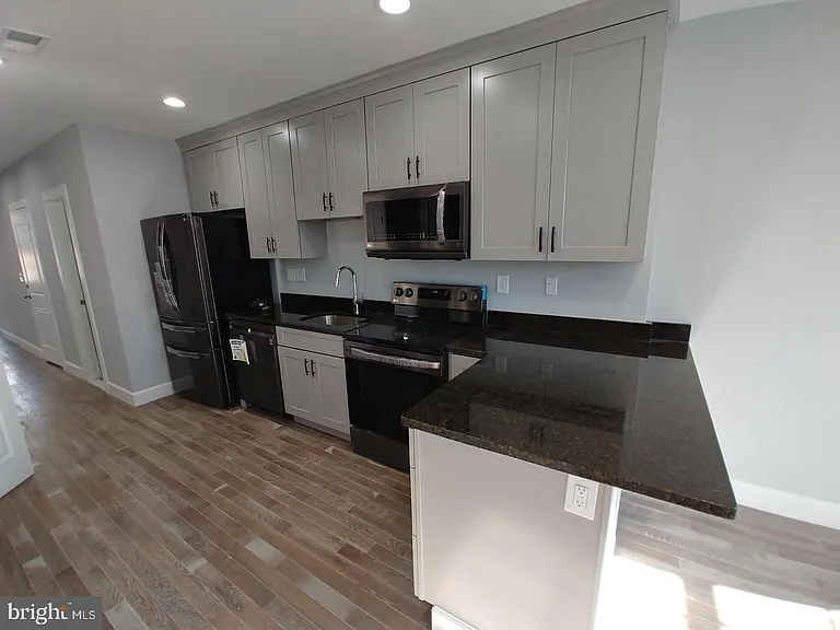 752 Lamont St NW #2 — Photo 7
