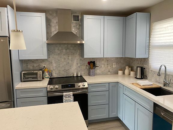 5th image of 311 E Ocean Avenue #309