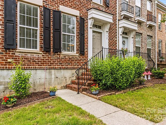 4th image of 252 Welton Way