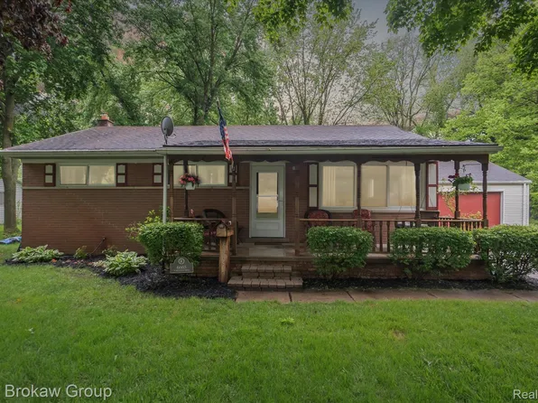 6605 Northview Dr, Clarkston, MI 48346