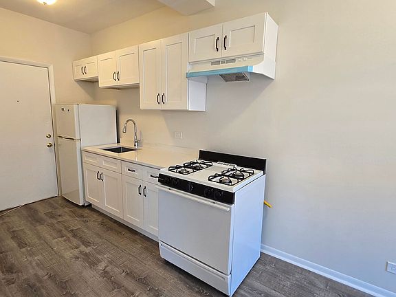 5th image of 7722-28 N Marshfield Ave #7726-3B