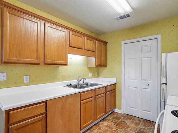 2nd image of 205 McLaurin Dr