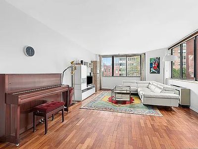 330 E 75th St APT 3B, New York, NY, 10021
