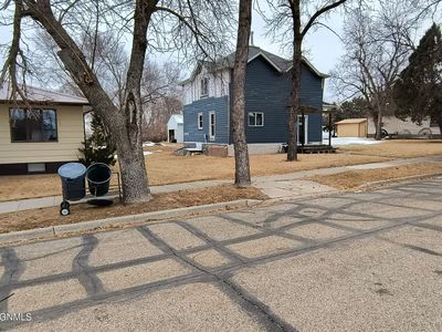 607 N 1st St, Strasburg, ND, 58573