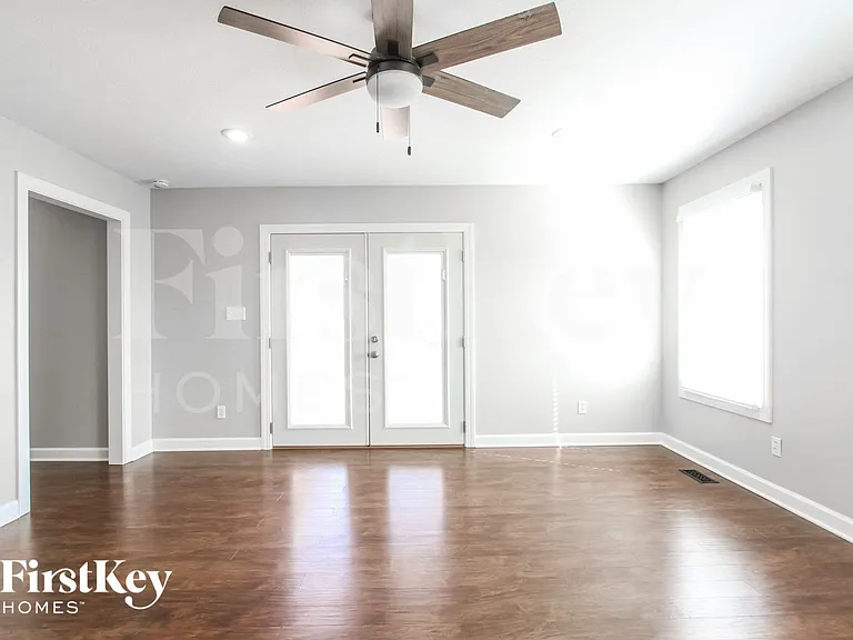 6775 Anna Ct — Photo 8