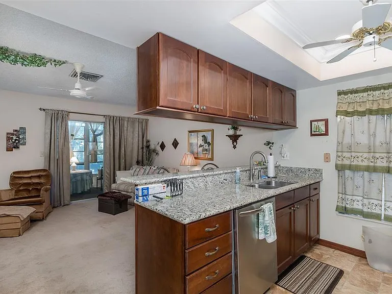 8015 San Fernando Dr — Photo 32