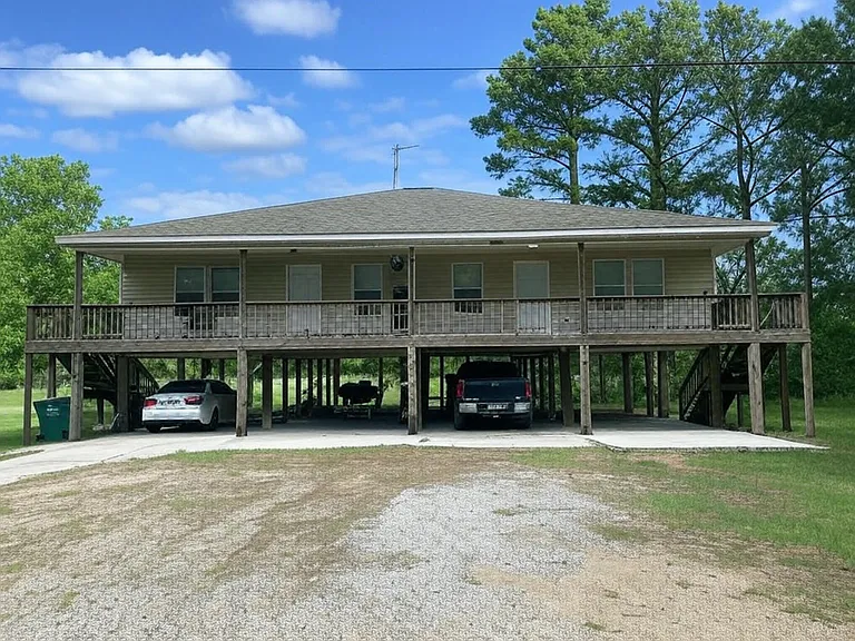 8087 Royal Oak Rd — Photo 1